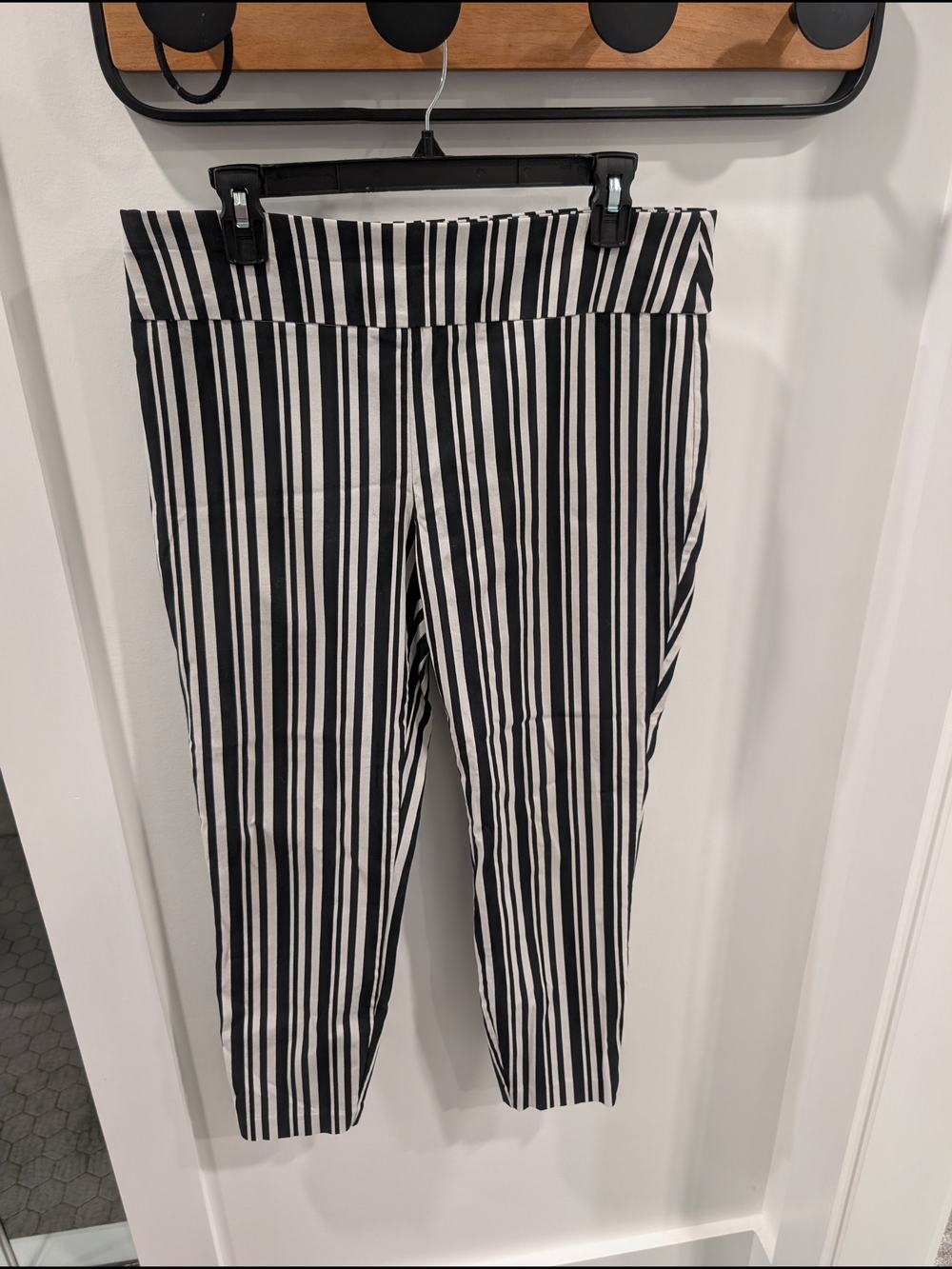 NY&C Black & White Vertical Stripe Crop Pants